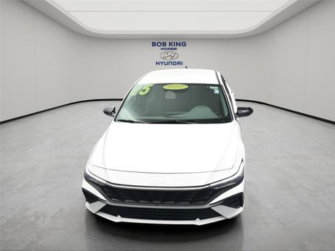 Used 2025 Hyundai Elantra Sport image 22