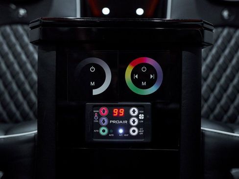 Used 2017 Mercedes-Benz Sprinter 3500 image 62