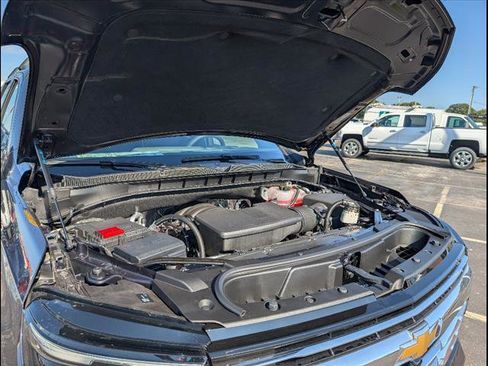 New 2026 Chevrolet Suburban Premier image 19