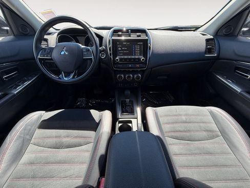 Used 2025 Mitsubishi Outlander Sport AWD image 11