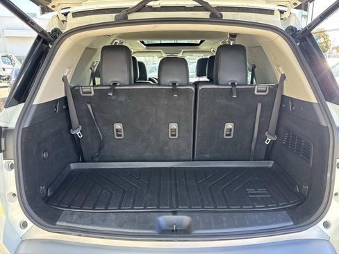 Used 2022 Nissan Pathfinder SL w/ SL Premium Package image 9