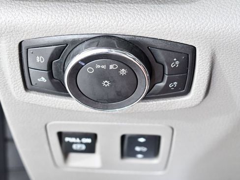 Used 2015 Ford F150 XLT w/ Equipment Group 301A Mid AWD/4WD image 32