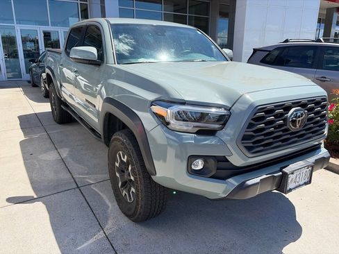 Used 2023 Toyota Tacoma TRD Off-Road w/ Technology Package AWD/4WD image 6