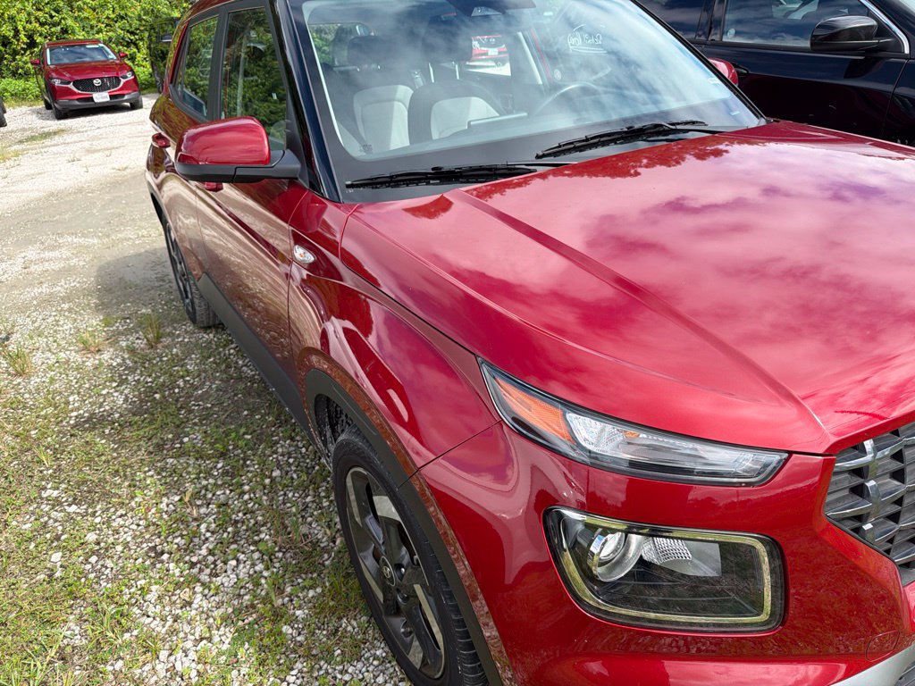 Used 2025 Hyundai Venue SEL FWD image 9