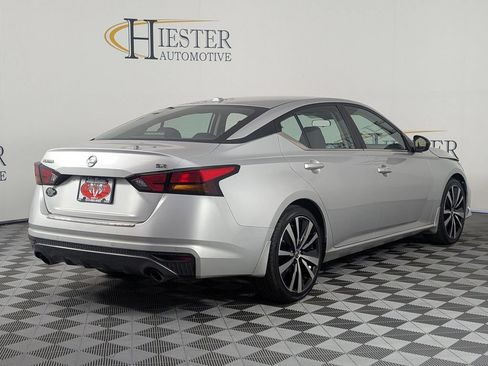 Used 2022 Nissan Altima 2.5 SR FWD image 7