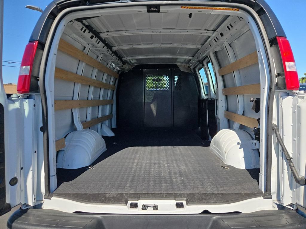 Used 2025 Chevrolet Express 2500 w/ Driver Convenience Package RWD image 14