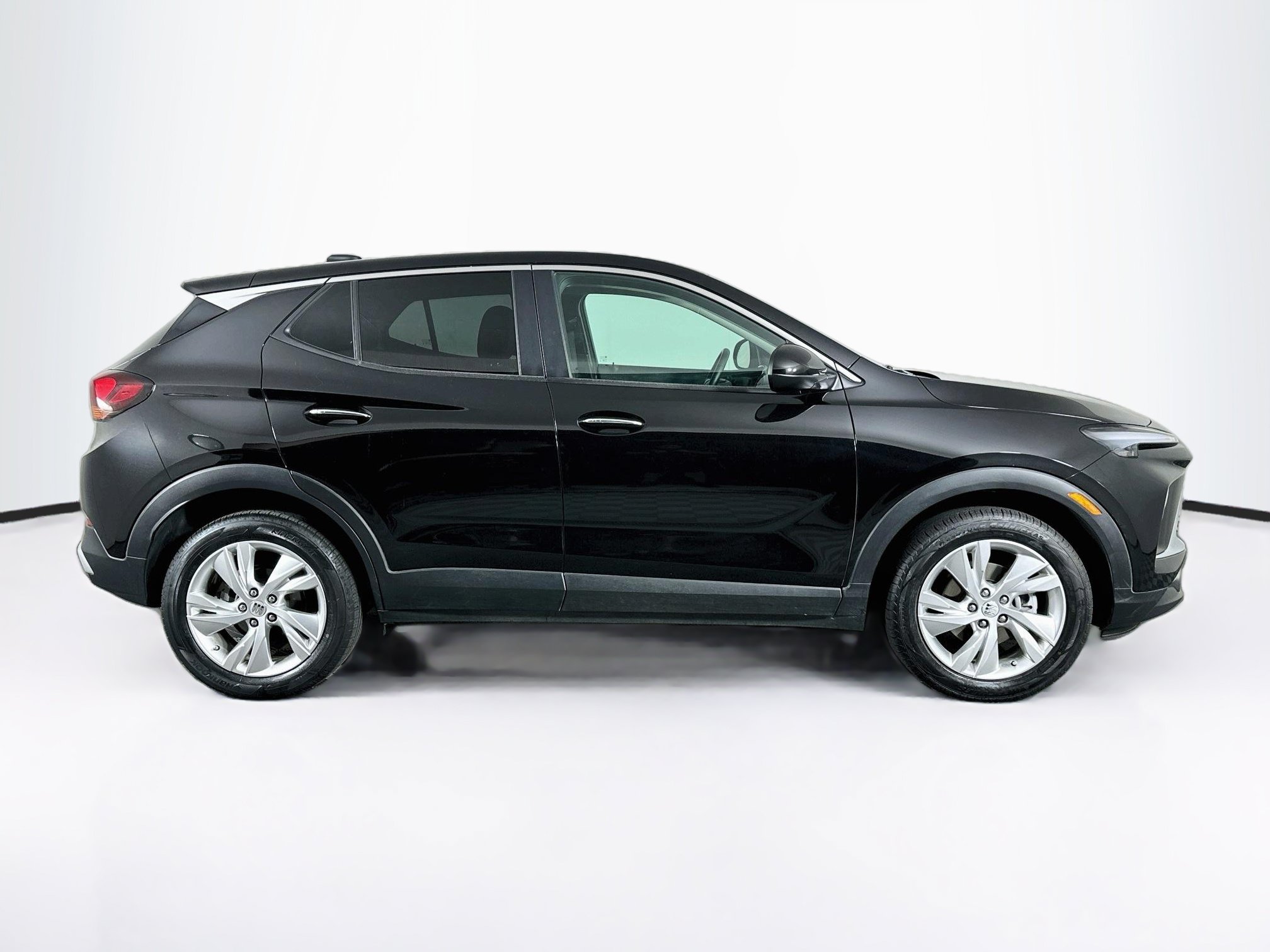 Used 2025 Buick Encore GX Preferred AWD/4WD image 10