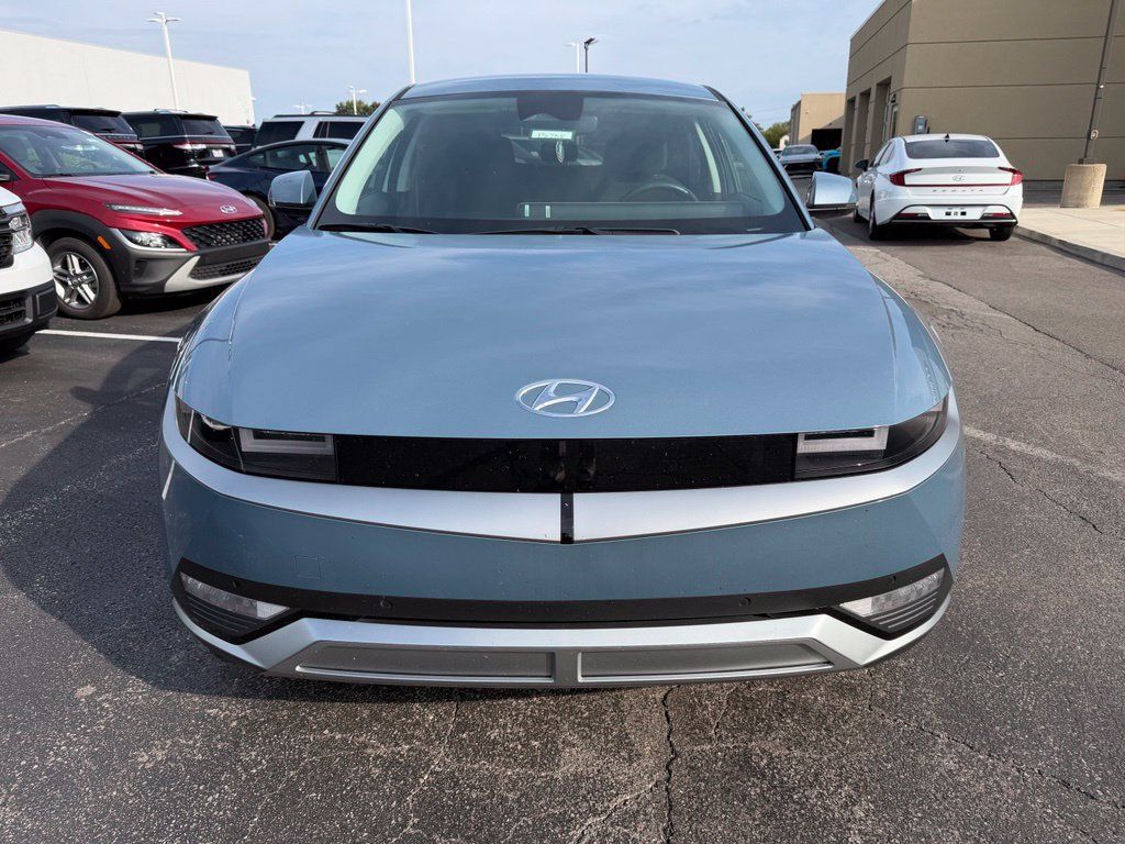 Used 2024 Hyundai Ioniq 5 SEL AWD/4WD image 2