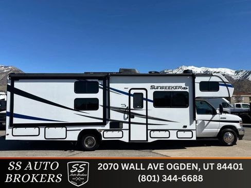 Used 2022 Ford E-450 and Econoline 450 Super Duty w/ Motorhome Prep Package image 1