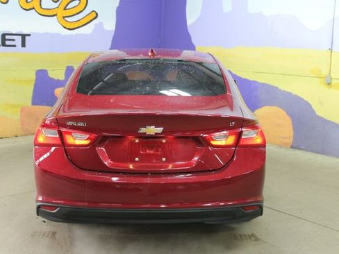 Used 2017 Chevrolet Malibu LT image 7