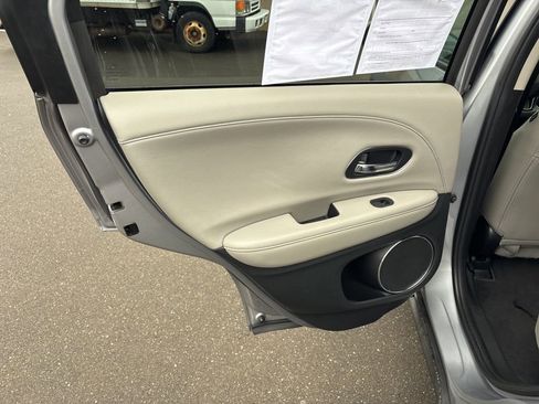 Used 2022 Honda HR-V EX-L image 10