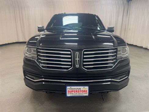 Used 2015 Lincoln Navigator 4WD image 10
