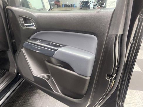 Used 2018 Chevrolet Colorado Z71 w/ Z71 Midnight Edition AWD/4WD image 17