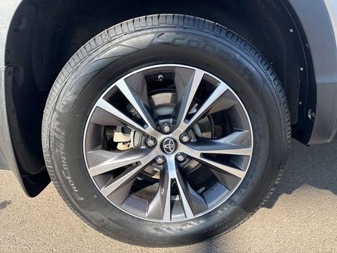 Used 2019 Toyota Highlander LE image 9
