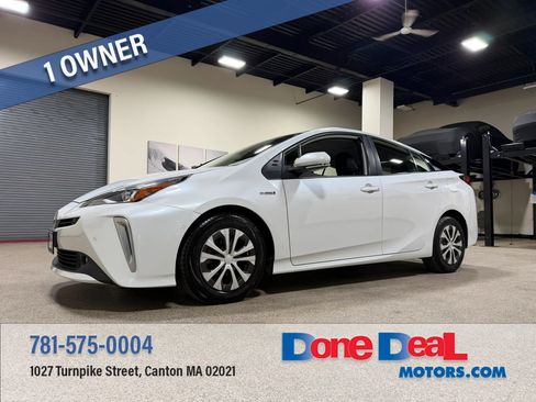 Used 2022 Toyota Prius XLE AWD/4WD image 1