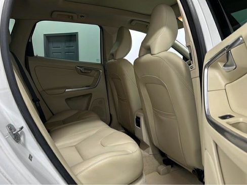 Used 2016 Volvo XC60 T5 Premier image 9