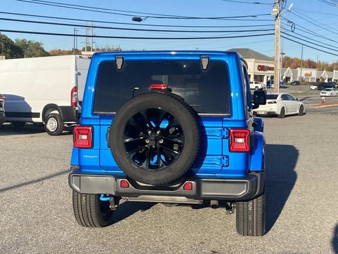 Used 2022 Jeep Wrangler Unlimited Sahara w/ Cold Weather Group image 4