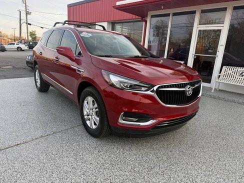Used 2019 Buick Enclave Essence FWD image 2