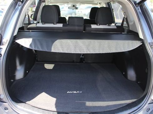 Used 2017 Toyota RAV4 XLE w/ Carpet Mat Package FWD image 50