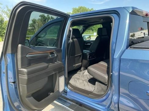 Used 2024 Chevrolet Silverado 1500 High Country w/ High Country Premium Package AWD/4WD image 17