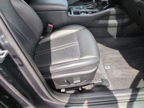 Certified 2025 Kia Sorento EX w/ Panoramic Sunroof Package FWD image 37