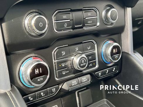 Used 2021 GMC Yukon SLT w/ SLT Luxury Plus Package image 23