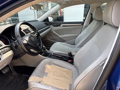 Used 2016 Volkswagen Passat 1.8T R-Line w/ R-Line Lighting Package FWD image 10