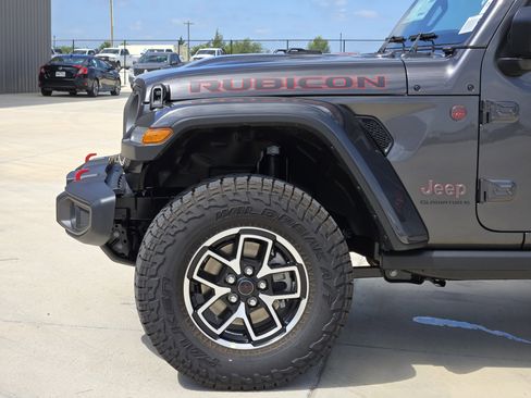 New 2025 Jeep Gladiator Rubicon w/ Convenience Group image 6