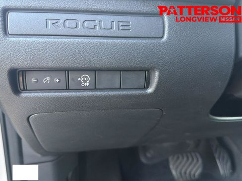Used 2024 Nissan Rogue S FWD image 11
