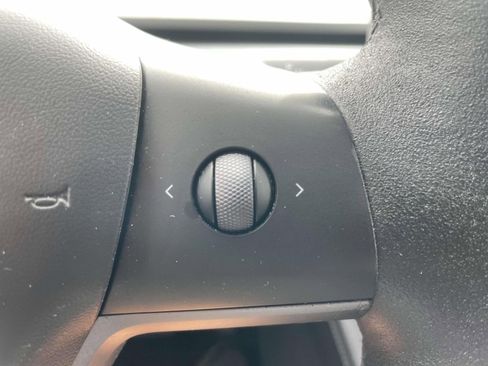 Used 2023 Tesla Model Y Long Range AWD/4WD image 20