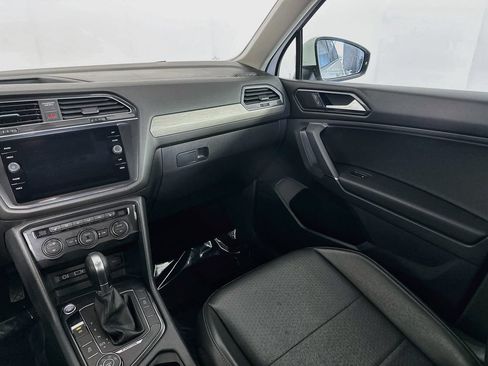 Used 2018 Volkswagen Tiguan SE AWD/4WD image 31