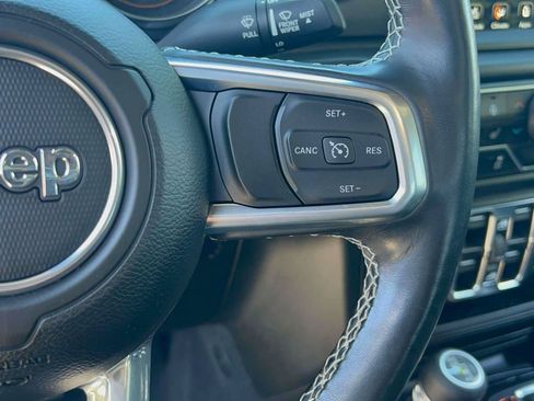 Used 2021 Jeep Gladiator Overland AWD/4WD image 20