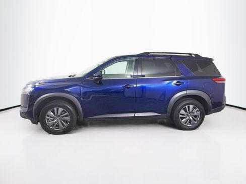 Used 2024 Nissan Pathfinder SV FWD image 4