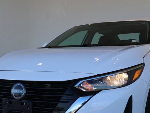 Used 2024 Nissan Sentra S w/ Lighting Package FWD image 11