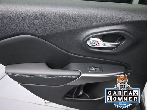 Used 2022 Jeep Cherokee Latitude Lux image 18