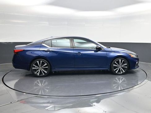 Used 2020 Nissan Altima 2.5 SR image 2