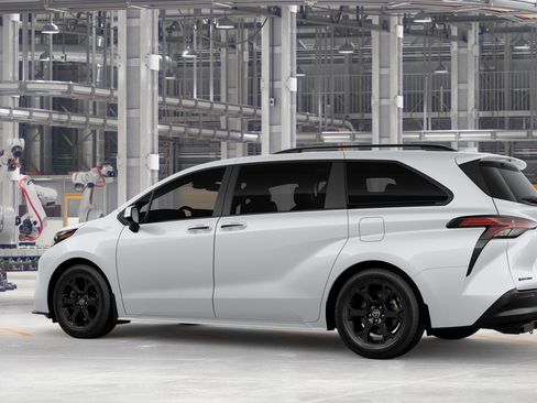 New 2026 Toyota Sienna XLE Woodland Edition image 7