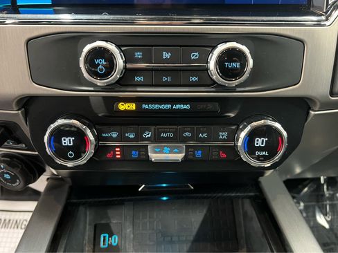 Used 2022 Ford F350 Platinum image 30