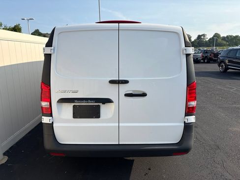 Used 2023 Mercedes-Benz Metris image 4