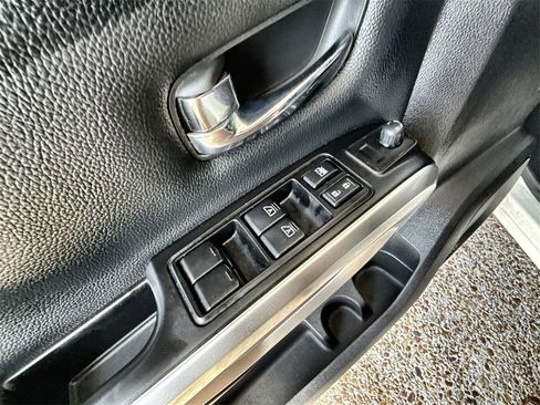 Used 2018 Nissan Titan PRO-4X w/ Pro-4x Convenience Package image 21