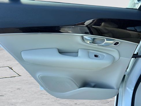 Used 2019 Volvo XC90 T5 Momentum w/ Protection Package Premier image 24