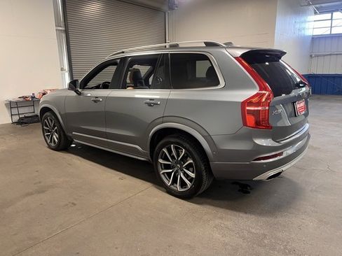Used 2017 Volvo XC90 T6 Momentum w/ Vision Package image 3