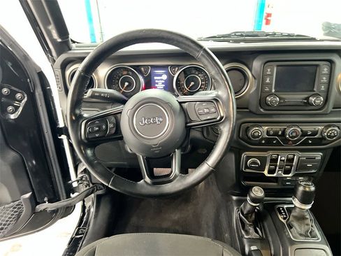 Used 2018 Jeep Wrangler Unlimited Sport S image 19