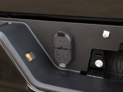 New 2025 Chevrolet Silverado 1500 Custom image 31