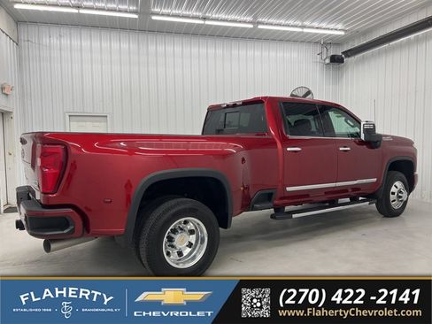 Used 2025 Chevrolet Silverado 3500 High Country w/ Technology Package AWD/4WD image 2