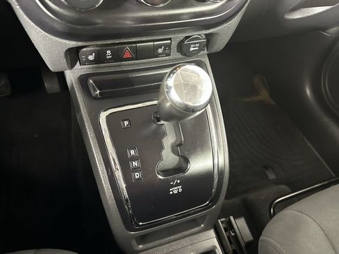 Used 2014 Jeep Patriot Latitude AWD/4WD image 16