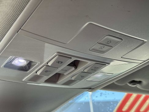 Certified 2023 Volkswagen Tiguan SE w/ Panoramic Sunroof Package image 28