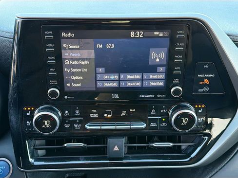 Used 2021 Toyota Highlander Limited image 32