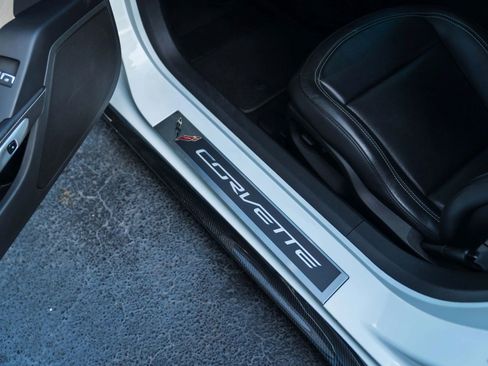 Used 2019 Chevrolet Corvette Stingray Coupe w/ 1LT RWD image 23