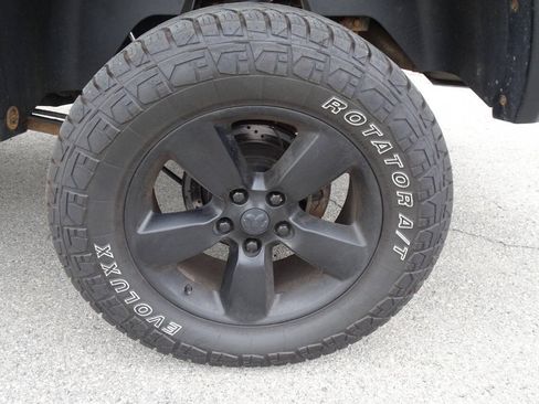 Used 2017 RAM 1500 Express w/ Black Ram 1500 Express Group AWD/4WD image 12